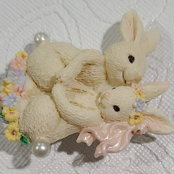 Vintage Ceramic Rabbit Pin - Picture 4 of 4
